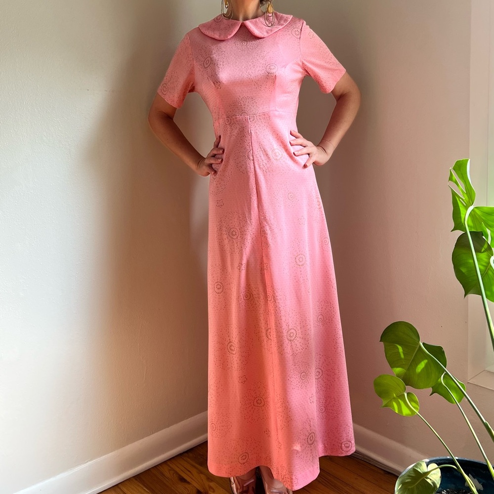 Pink 70s Vintage Maxi w/ Peter Pan Collar Size 4 / 6